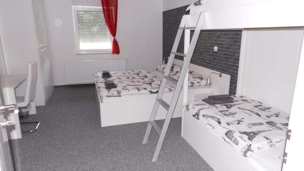 סלאבונסקי ברוד Hostel Levicki חדר תמונה