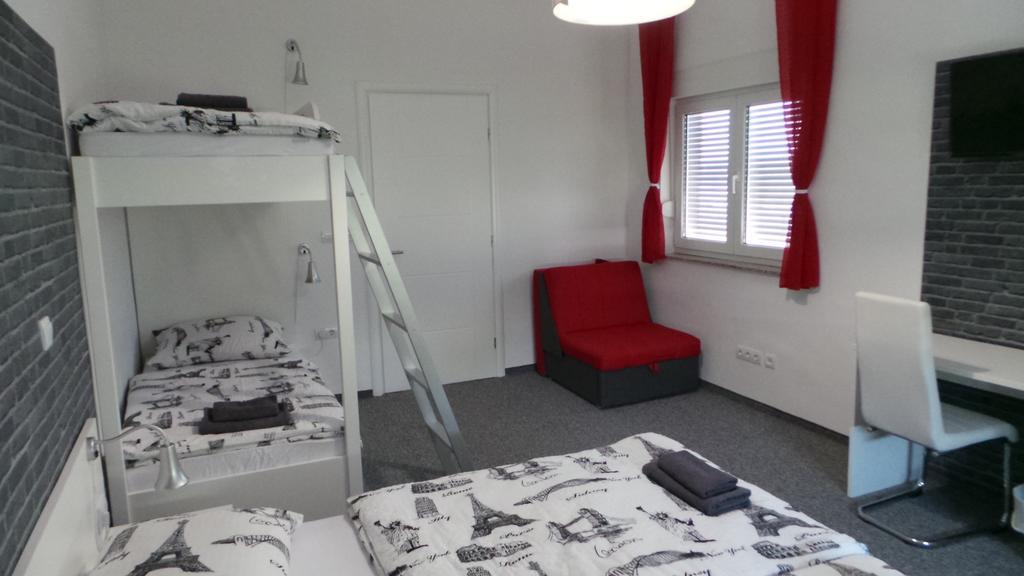 סלאבונסקי ברוד Hostel Levicki חדר תמונה