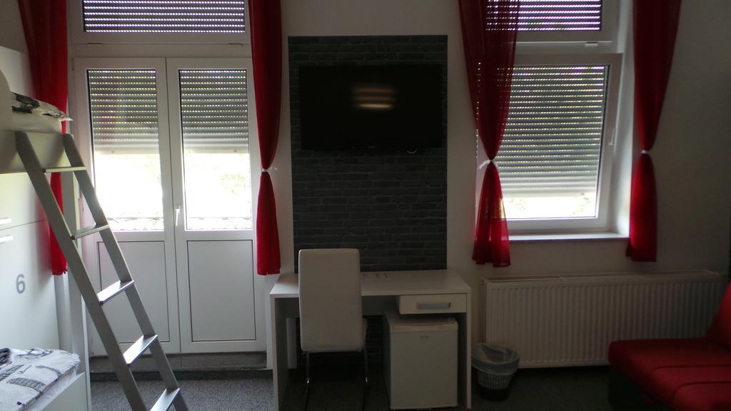 סלאבונסקי ברוד Hostel Levicki חדר תמונה