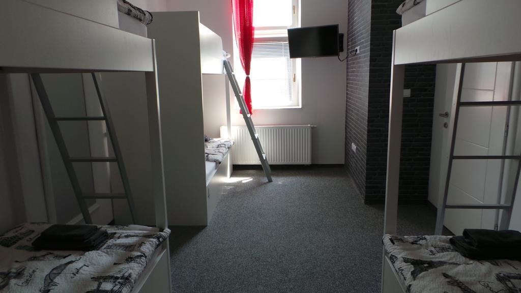 סלאבונסקי ברוד Hostel Levicki חדר תמונה