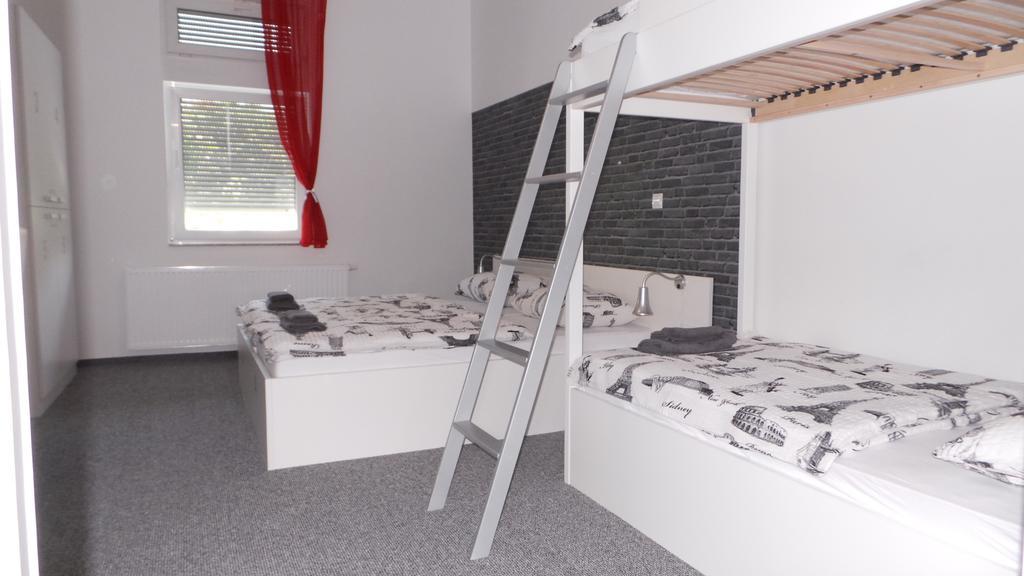 סלאבונסקי ברוד Hostel Levicki חדר תמונה