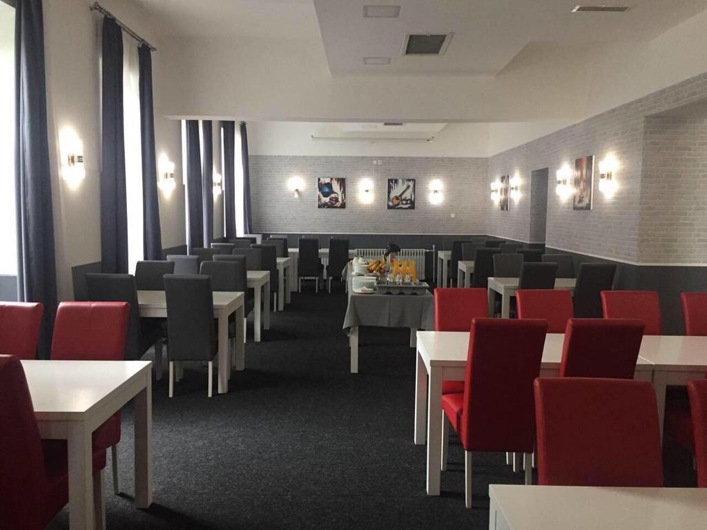 סלאבונסקי ברוד Hostel Levicki מראה חיצוני תמונה